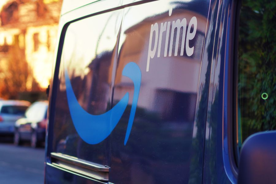 vehicle de transport Amazon Prime